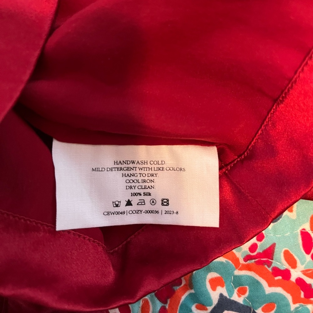 Cozy Earth short sleeve silk pajama set - Picture 4 of 5